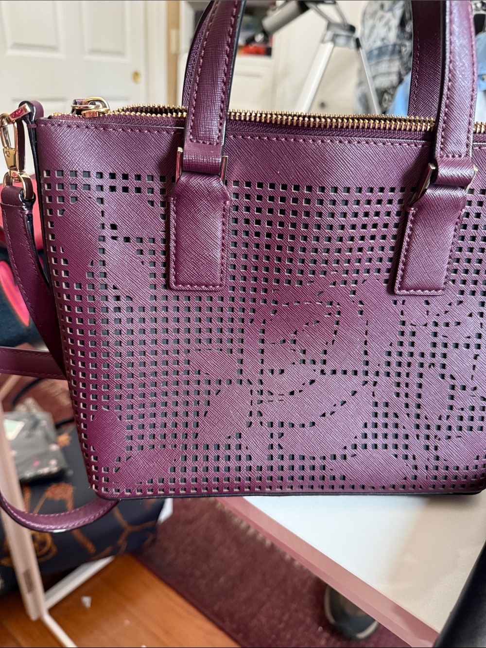 Kate Spade perforated rose wine crossbody. 8x 10”. Never used. Burgandy rose - Picture 3 of 9